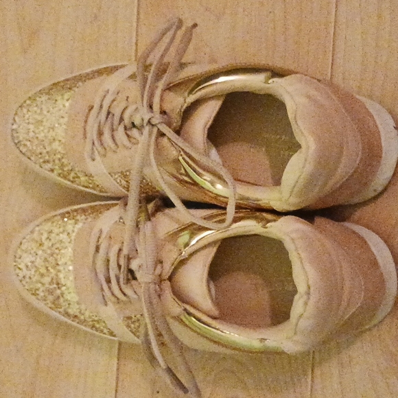 Dusty Rose, Gild Shimmering at toe, matte gold at laces, size 9, - Picture 4 of 10